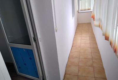 Apartament cu 2 camere decomandat în Zăvoaia - 2