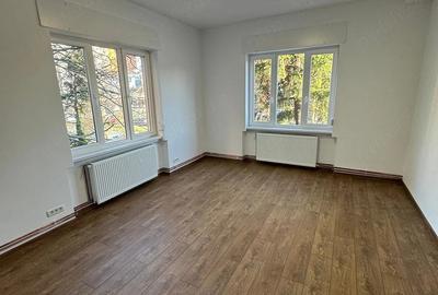 Apartament cu 3 camere decomandat în Punctele Cardinale - 1