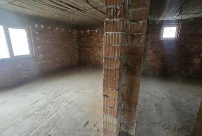 Spațiu comercial, de 600 mp, în Central - 2