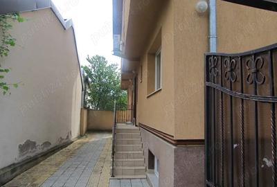 Casă cu 3 camere în Colentina - 1