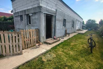 Casă individuală cu 4 camere cu Teren 3500 Mp în Albota