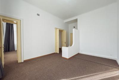 Birou, de 82.889999389648 mp, în Central - 2