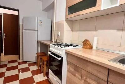 Garsonieră decomandată, mobilată în Cug