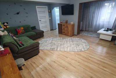 Apartament cu 3 camere semidecomandat în Central - 2