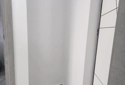 Garsonieră decomandată în Roșu - 4