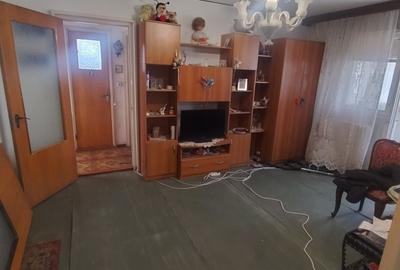 Eroii Revoutiei,Piata Progresul,bl,reabilitat,et.4/10,boxa,Liber! - 2