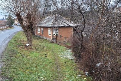 Casă individuală cu 3 camere cu Canalizare în Central - 11