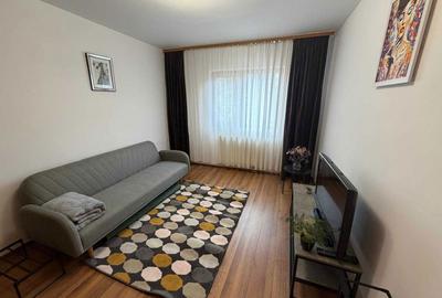 Garsonieră decomandată în 9 Mai