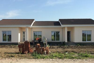 Casă cu 4 camere în Moșnița Nouă