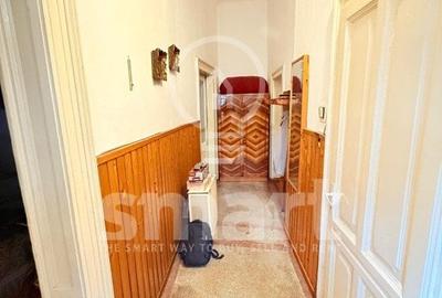 Casa in centrul istoric cu spatiu comercial si parcare proprie Zona 0 - 9