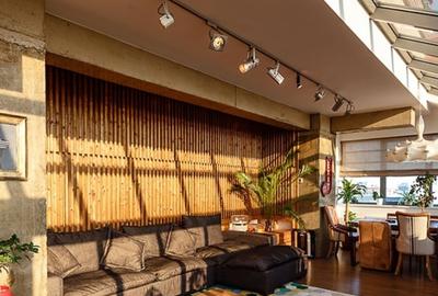 Penthouse cu un intreg perete doar din geamuri, dar si cu jacuzzi, terasa, gazon - 3