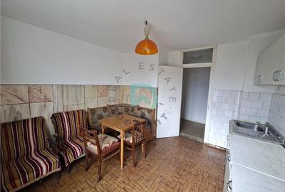 Apartament cu 2 camere decomandat în Uzina 2 - 8