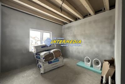 Casă individuală cu 4 camere cu Canalizare în Cetate - 13