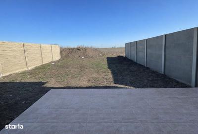 Casă cu 4 camere cu Teren 370 Mp în Ronaț