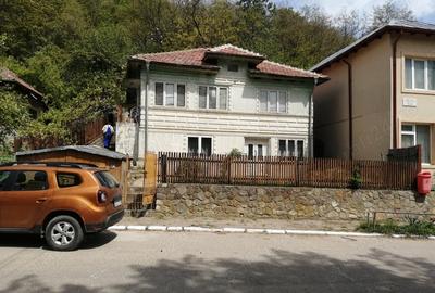 Casă cu 5 camere cu Teren 500 Mp în Lopătari - 5