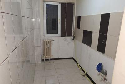 Apartament cu 2 camere semidecomandat în Km 4 - 6