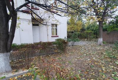 Casă individuală cu 8 camere cu Canalizare în Cotroceni - 3