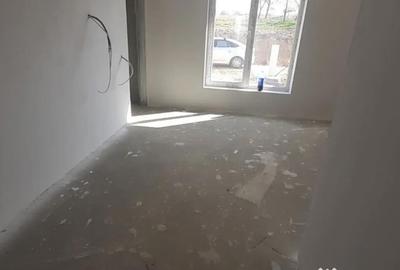 Casă cu 3 camere cu Teren 550 Mp în Satu Nou de Jos - 2