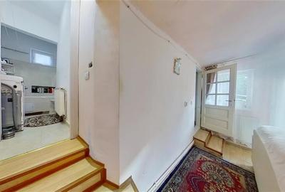 Un colt de liniste la poalele Tampei, Schei: Casuta singura in curte,Brasov - 12