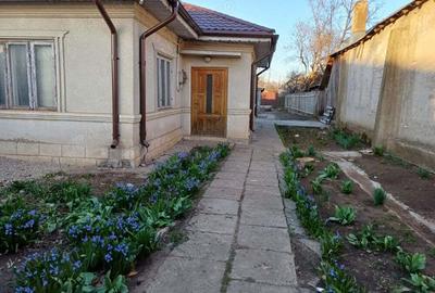 Casă cu Teren 520 Mp în Râmnicu Sărat - 1