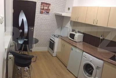 Garsonieră decomandată în Central - 2