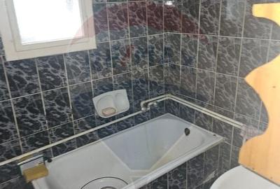 Casă cu 5 camere cu Teren 1958 Mp în Est - 8