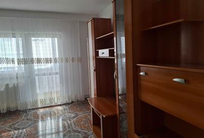Apartament cu 3 camere decomandat în Răcădău - 2