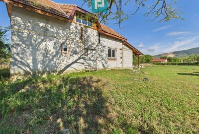 Casă cu panoramă spre dealurile Șiriei - 2