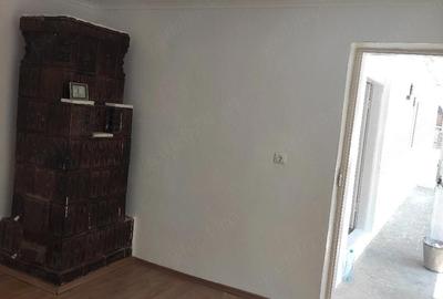 Casă cu 4 camere cu Teren 3656 Mp în Plătărești - 1