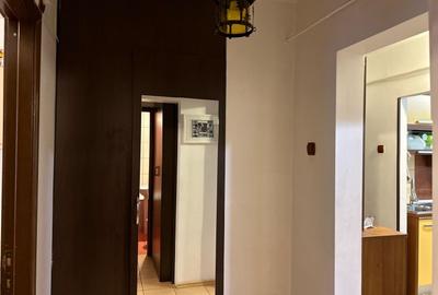 Apartament cu 3 camere decomandat în Piața Centrală - 4