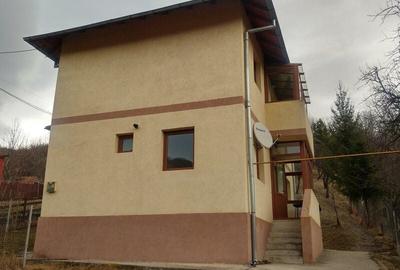 Comarnic vila  2010 P+1+pod,mobilata,utilata, teren 1811mp imprejmuit - 1