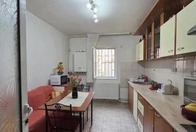 Apartament cu 3 camere decomandat în Poarta 6 - 5