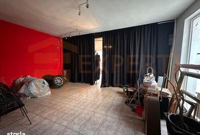 Spațiu comercial, de 200 mp, în Central - 8