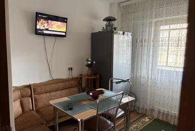 Apartament cu 2 camere decomandat în Ostroveni
