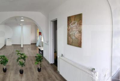 Casă cu 2 camere cu Teren 2667 Mp în Central - 1