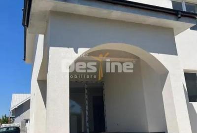Casă cu 4 camere cu Teren 250 Mp în Central