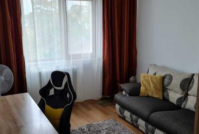 Apartament cu 3 camere nedecomandat în Târgu Cucu