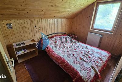 Casă cu 4 camere în Neagra - 9