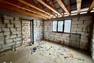 Casă cu 5 camere cu Teren 1218 Mp în Bolotești - 11