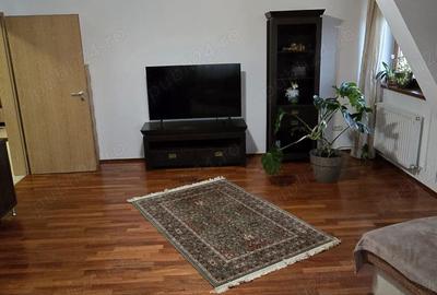 Apartament cu 3 camere decomandat în Badea Cârțan - 8