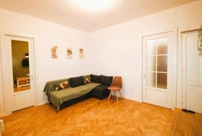 Apartament cu 2 camere semidecomandat, mobilat în Cișmigiu