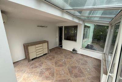 Apartament 3 camere, in casa tip vila, cu terasa extinsa, gradina + parcare - 14