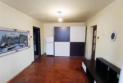 Apartament cu 3 camere semidecomandat în Central - 2