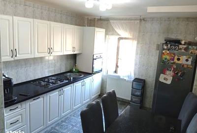 Apartament cu 3 camere decomandat în Micălaca