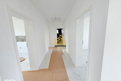 Casă cu 4 camere în Olteni - 1