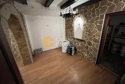 Casă individuală cu 6 camere decomandat cu Teren 2000 Mp în Galata - 39