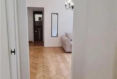 Apartament 2 camere et.1 pe B-dul Revolutiei, zona Banca ING Podgoria Apartament 2 camere et.1 pe B-dul Revolutiei, zona Banca ING Podgoria - 2