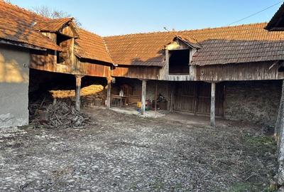 Casă cu 4 camere cu Teren 1000 Mp în Central - 2