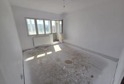 Langa Sud Plaza. Decomandat. Centrala proprie. 2 Balcoane, Debara. - 5