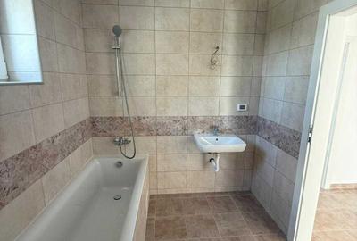 Apartament cu 2 camere decomandat în Palazu Mare - 11